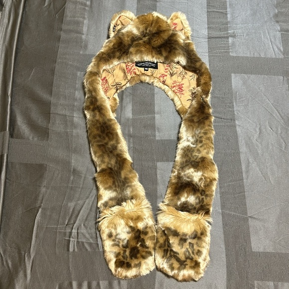 AFRICAN GOLDEN CAT LUXE FAUX FUR COLLECTOR EDITION HOOD | WOMEN'S Spirithood - Picture 3 of 14
